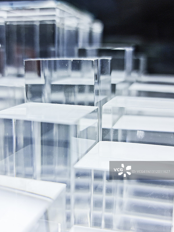 堆积的抽象透明立方体图片素材