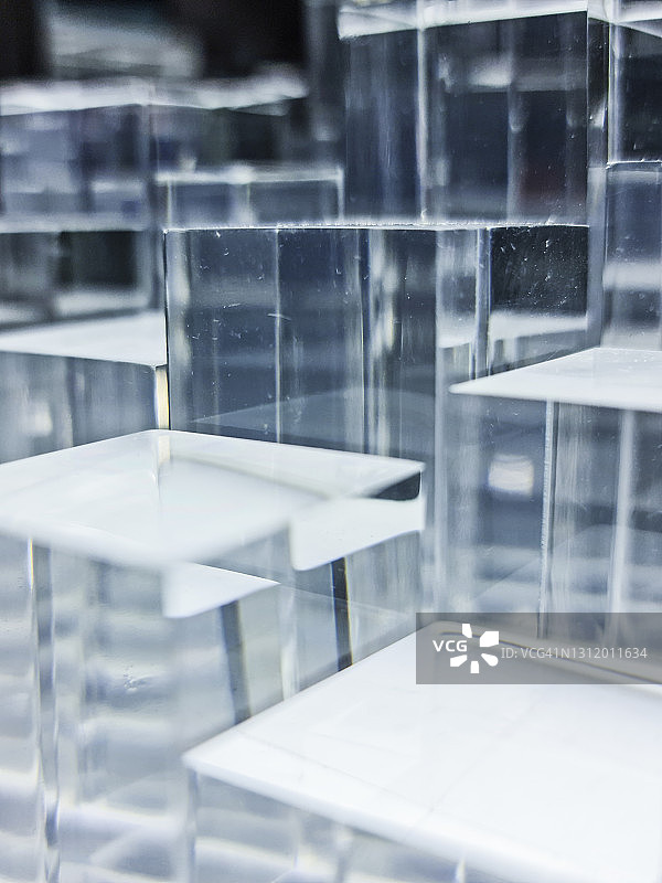 堆积的抽象透明立方体图片素材