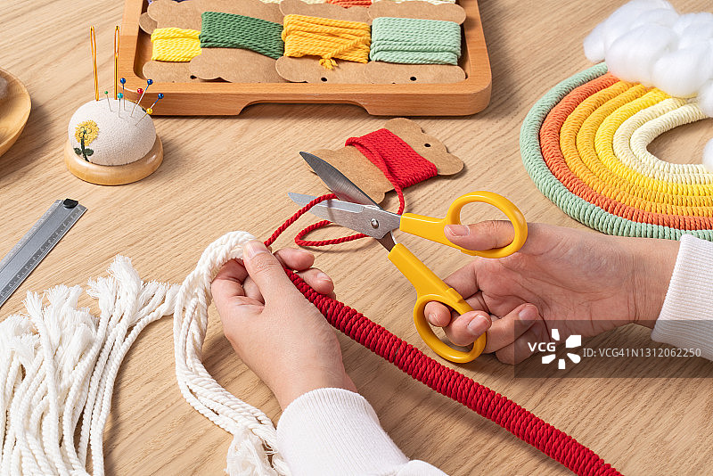 跟随教程制作彩虹花边第5步图片素材