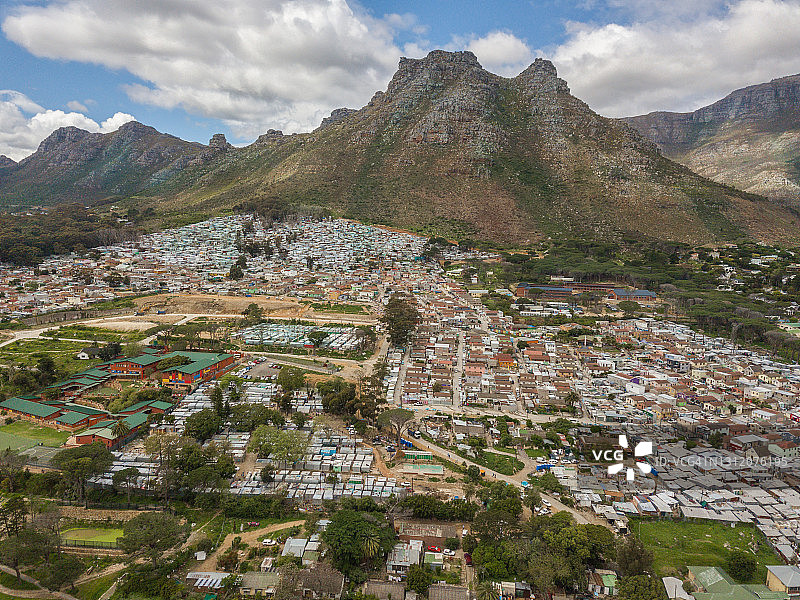 伊米扎莫·伊索贫民窟：三万多人居住，缺乏卫生设施图片素材