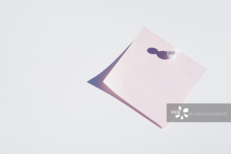 粉色便签纸摄影棚照图片素材