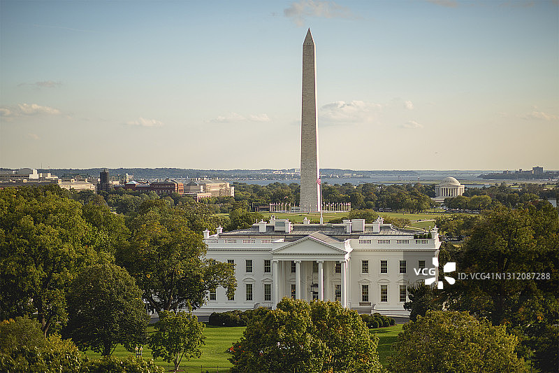 美国白宫与华盛顿纪念碑图片素材