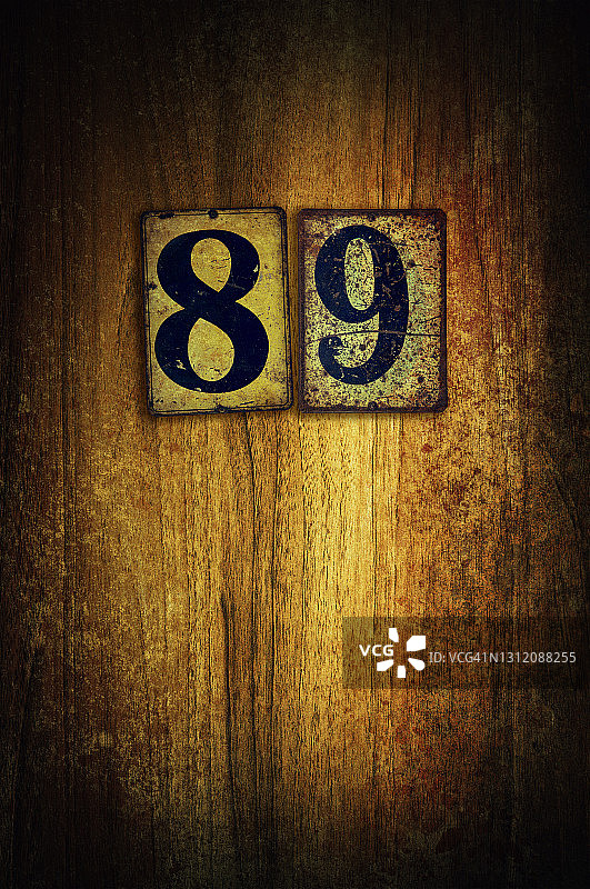 门上生锈的89号图片素材