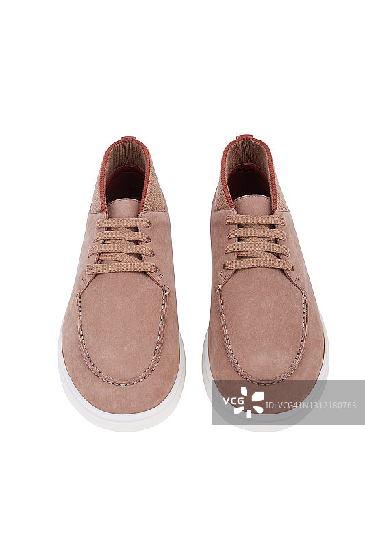 米色绒面革鞋子，白色背景图片素材