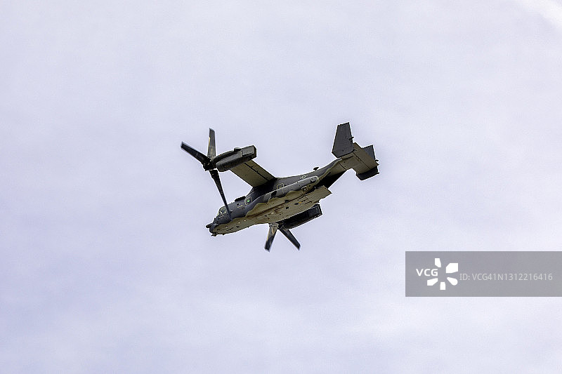 V-22鱼鹰倾转旋翼军用飞机图片素材