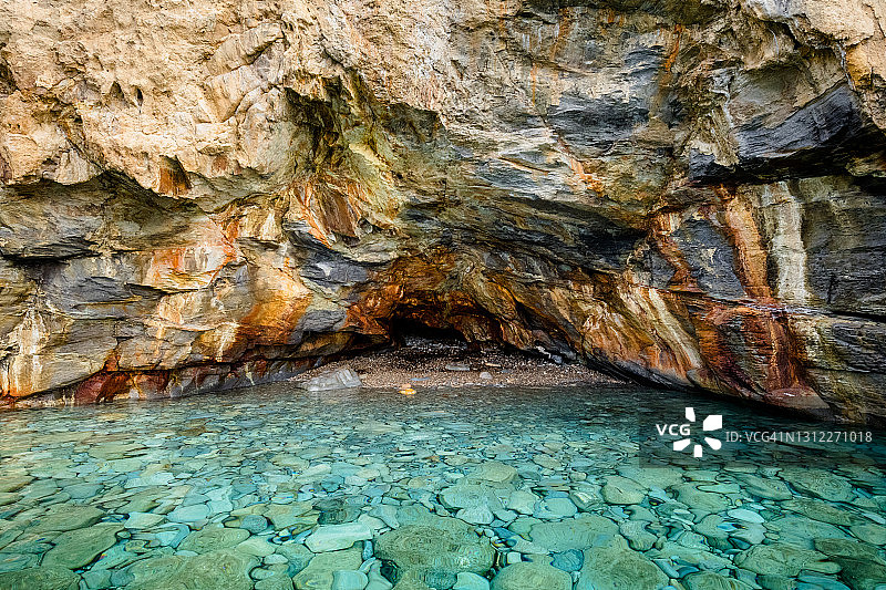 埃尔科莱港的海蚀洞图片素材