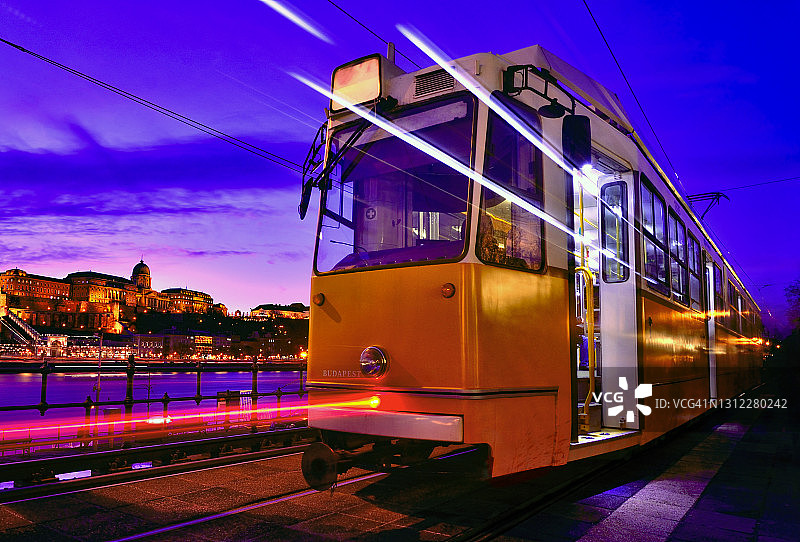 布达佩斯街车图片素材