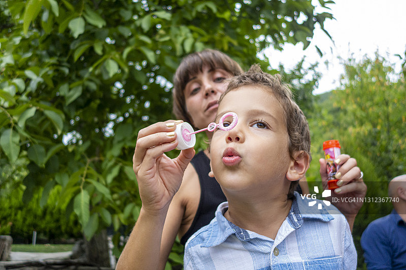 母子玩耍图片素材