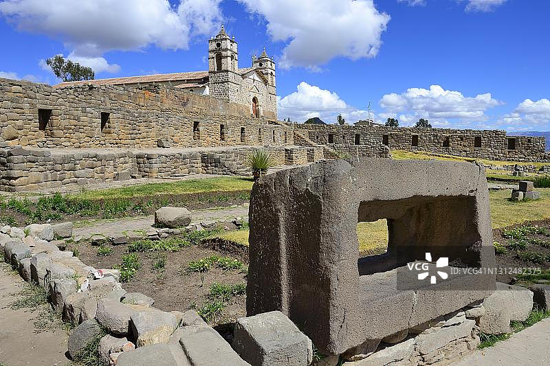 秘鲁阿亚库乔地区印加太阳神庙祭祀石图片素材