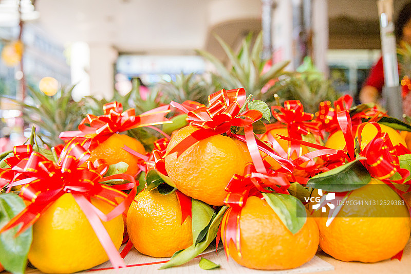 寓意吉祥的中国新年装饰水果图片素材