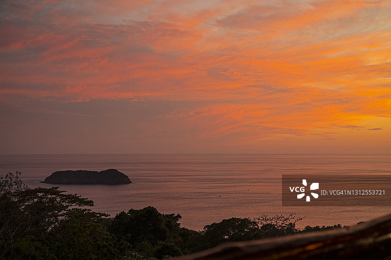 哥斯达黎加的热带天堂日落图片素材
