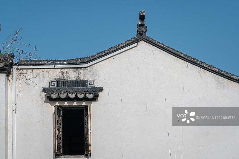 历史古运河古镇的中国古代建筑墙壁和屋檐图片素材
