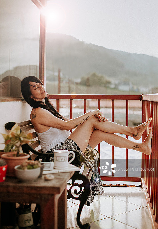 放松的女人图片素材