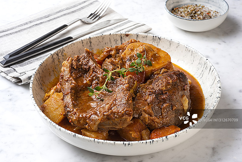 胡萝卜土豆炖牛肉图片素材