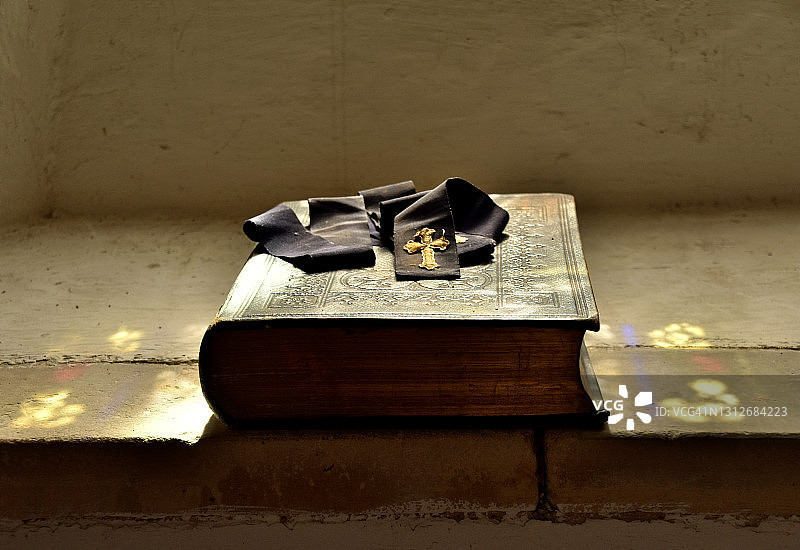 等待阅读图片素材