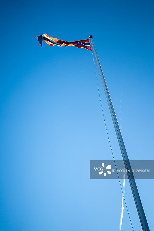 旗杆上的挪威国旗图片素材