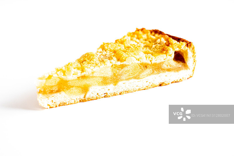 白色背景上的苹果派切片图片素材