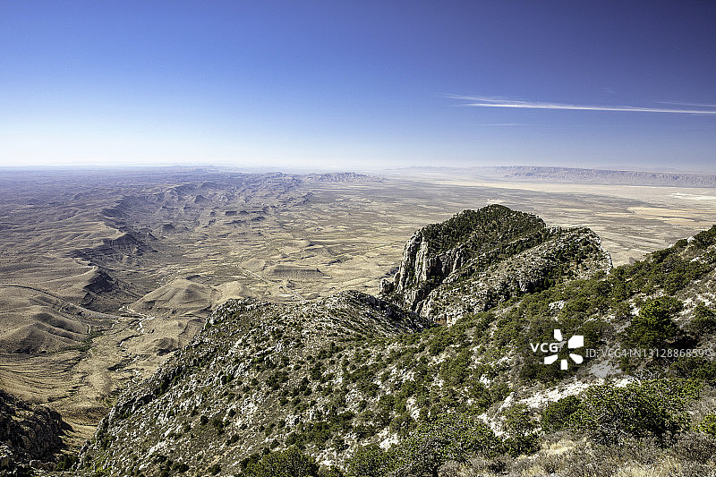 瓜达卢佩山脉国家公园上空的酋长岩图片素材