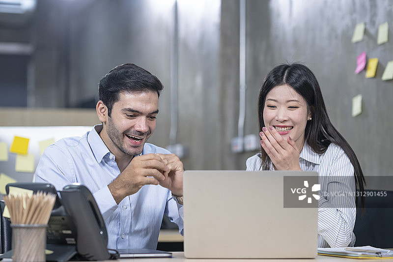 商业合作一帆风顺图片素材