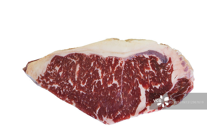 白色背景上的生鲜去骨牛腰肉图片素材