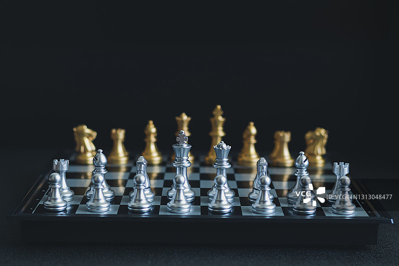国际象棋背景：商业管理策略、营销计划和团队协作概念图片素材