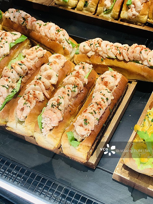 鲜虾奶油面包图片素材