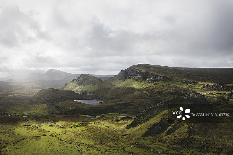 阳光明媚多云的奎雷因图片素材