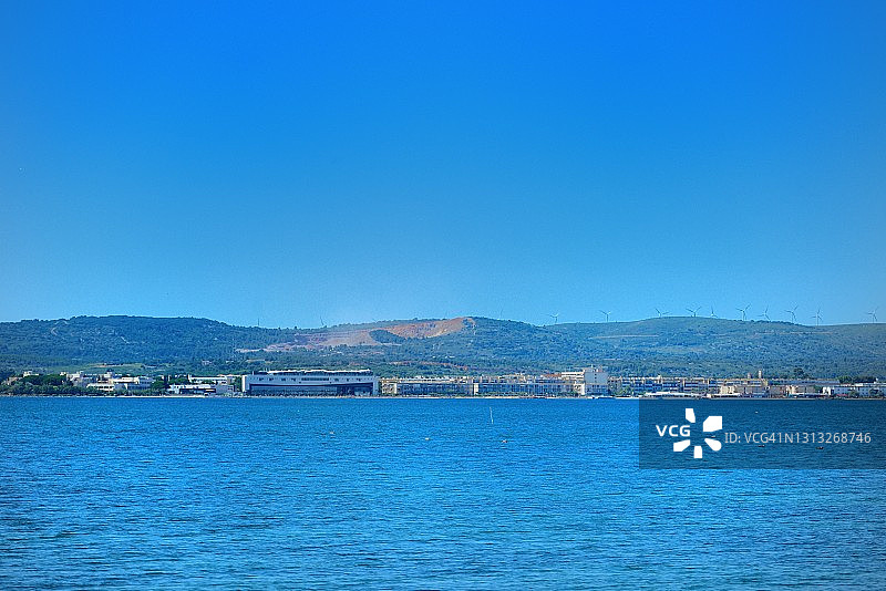 从塞特眺望的巴拉吕克莱班及其温泉浴场图片素材