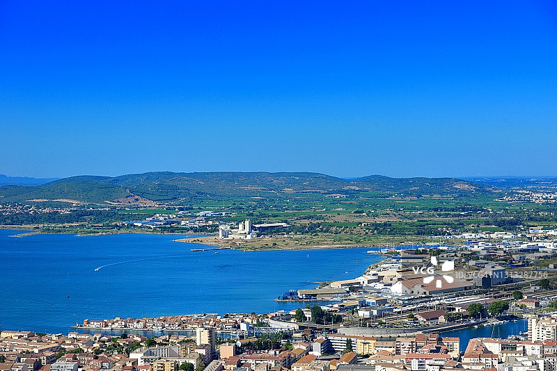 从圣克莱尔山看塞特市北部图片素材