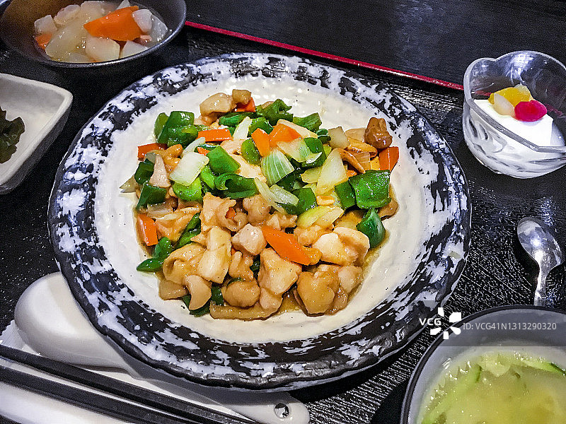 腰果鸡丁定食图片素材