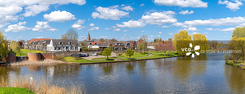 荷兰乡村河流沿岸风光全景图片素材