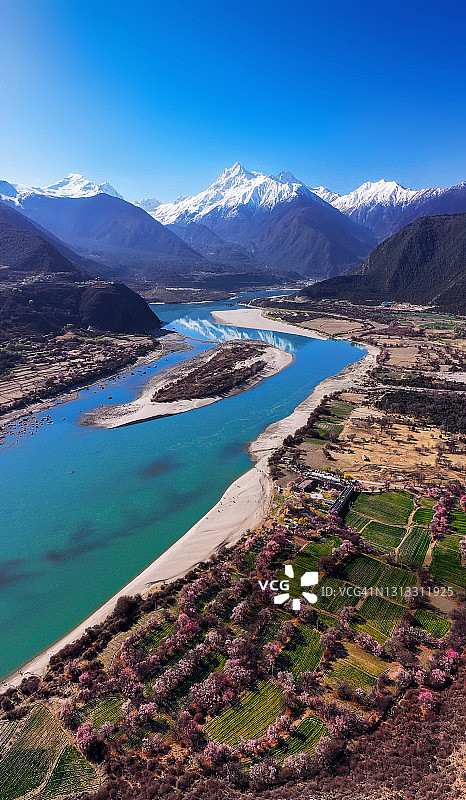 西藏林芝雅鲁藏布大峡谷风光图片素材