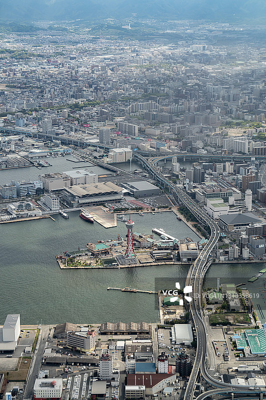 从飞机上俯瞰日本福冈市的博多湾图片素材