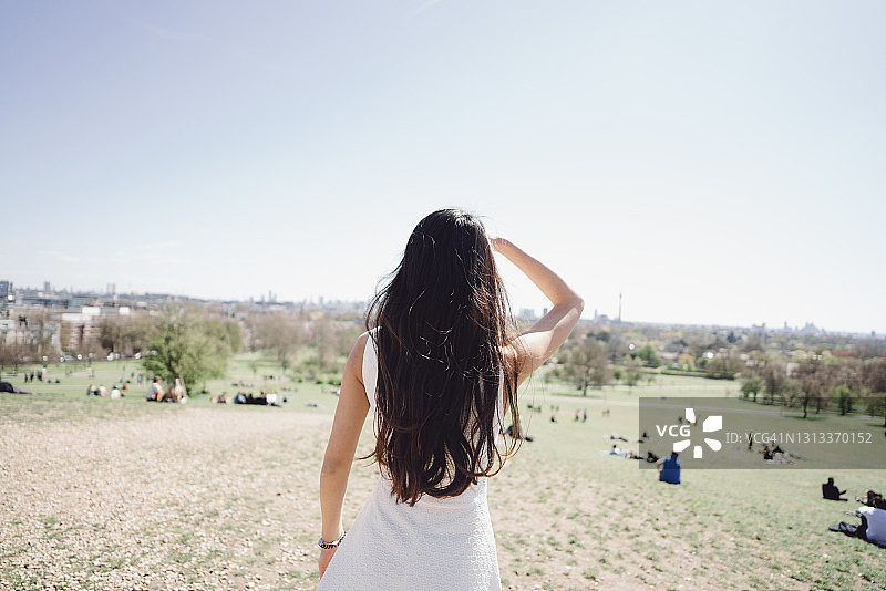 美好的徒步旅行日图片素材