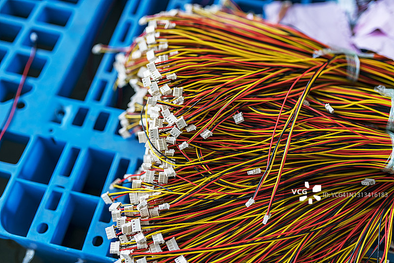 线束生产，带有复制空间的工业背景图片素材