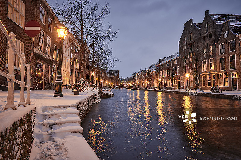 雪中的莱顿图片素材