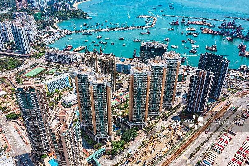 无人机视角：香港屯门闹市区的城市景观图片素材