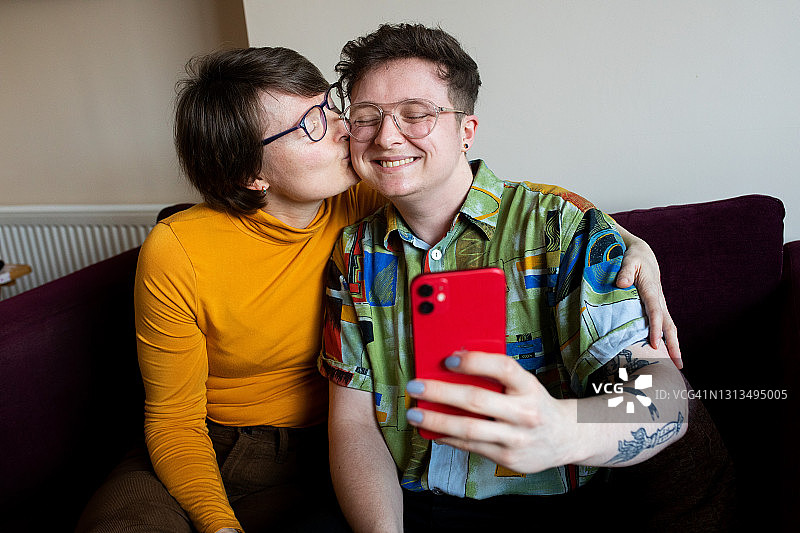 母子在家自拍图片素材