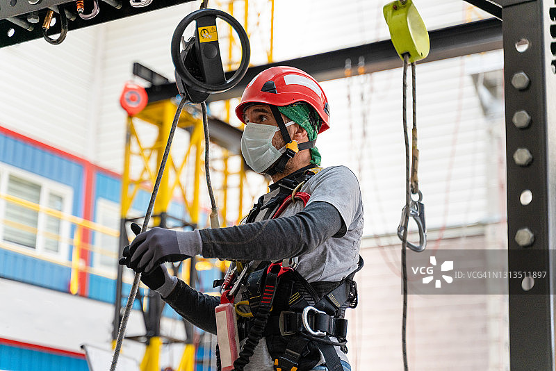 攀岩教练授课图片素材