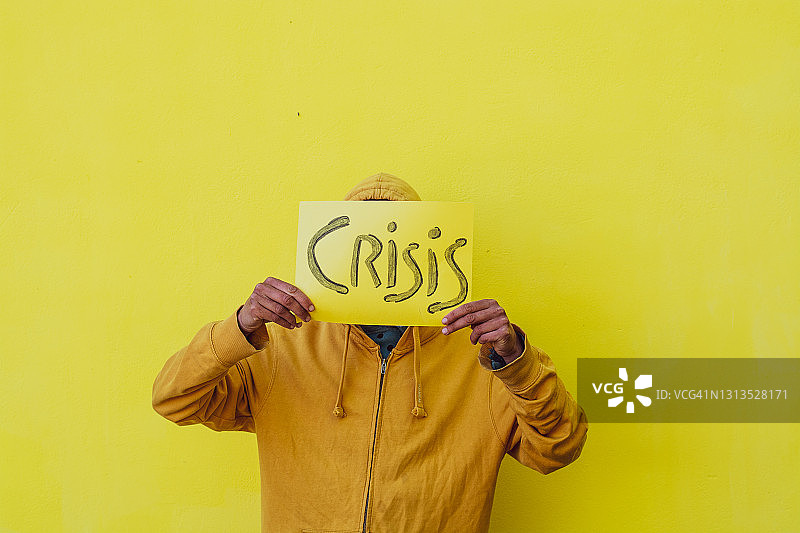 为应对金融危机而示威的人图片素材