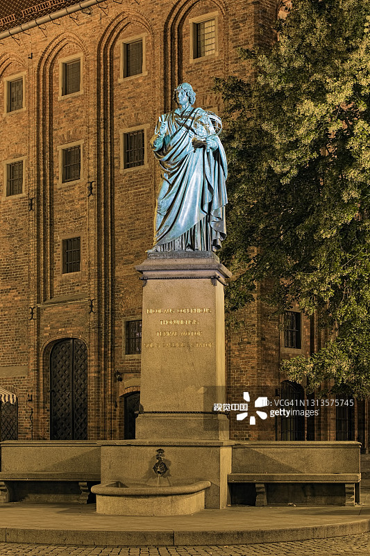 波兰托伦的尼古拉·哥白尼纪念碑图片素材