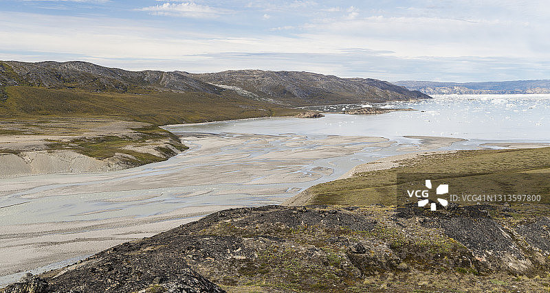 格陵兰岛埃基普·瑟米亚冰川附近的冻原图片素材
