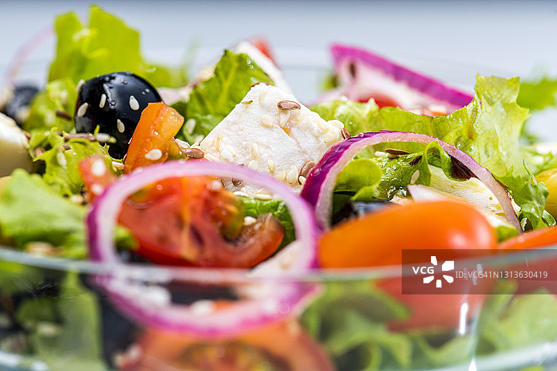 色彩鲜艳的果蔬沙拉图片素材