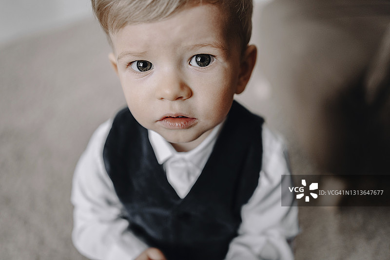 金发男婴的肖像图片素材