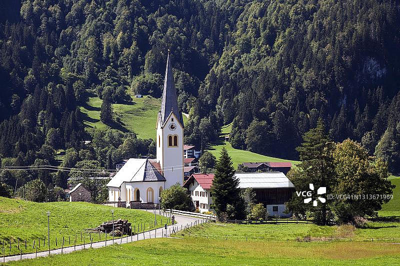 德国巴伐利亚州奥伯斯多夫-蒂芬巴赫的圣巴巴拉教堂图片素材