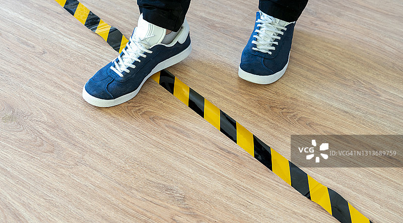 违反停止线的人图片素材