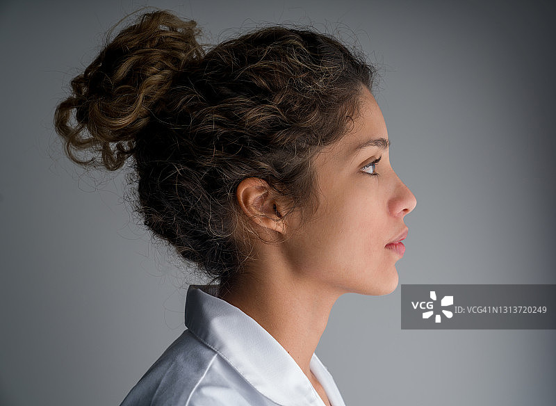 女医生侧面照图片素材