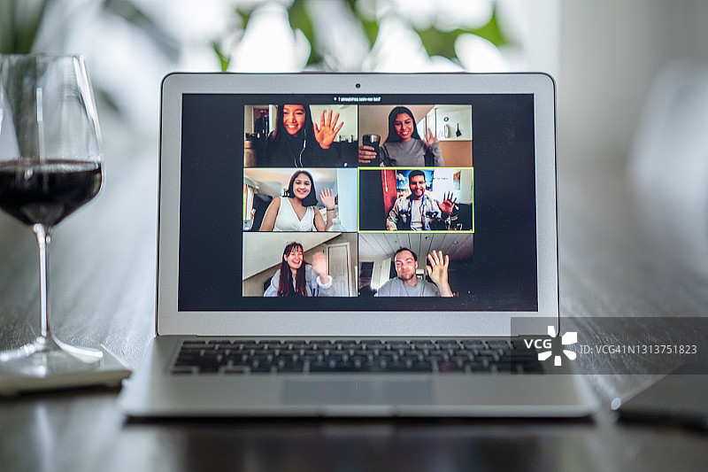 朋友们在线上聚会图片素材