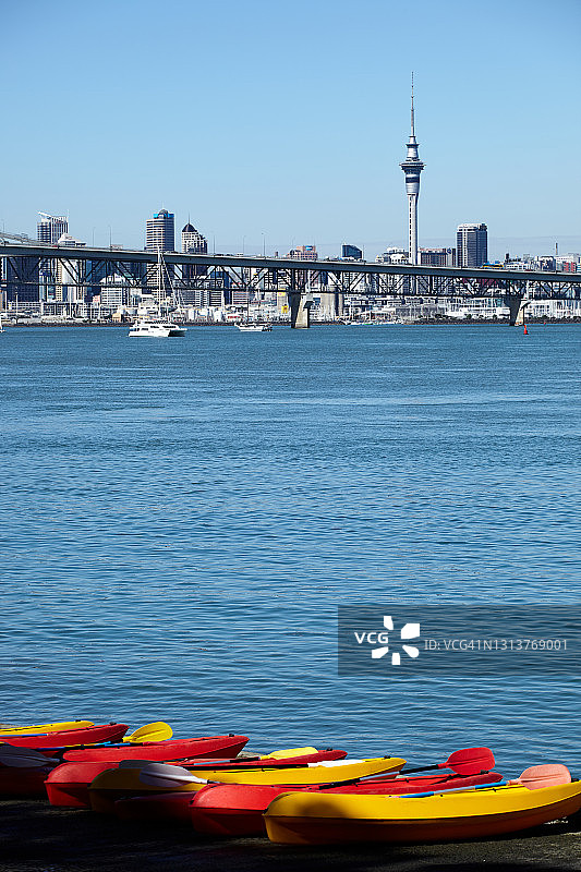 等待中的皮划艇图片素材