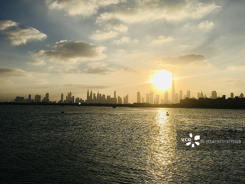 迪拜日出海滩图片素材